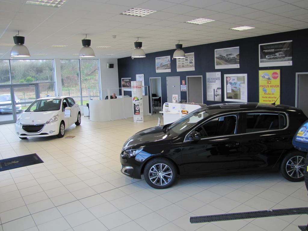 Carteret Automobiles - Showroom